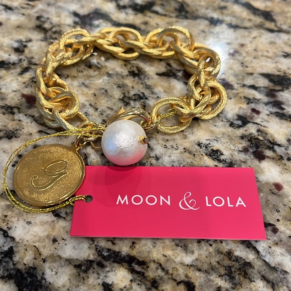 Initial “g” bracelet - Picture 3 of 3